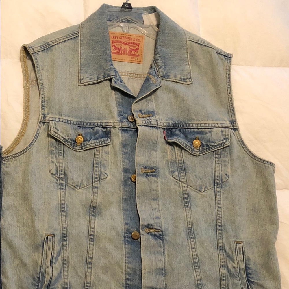 Levi’s vest